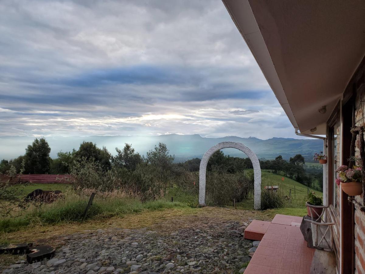 Balcon Al Cotopaxi Hosteria Sangolquí 외부 사진